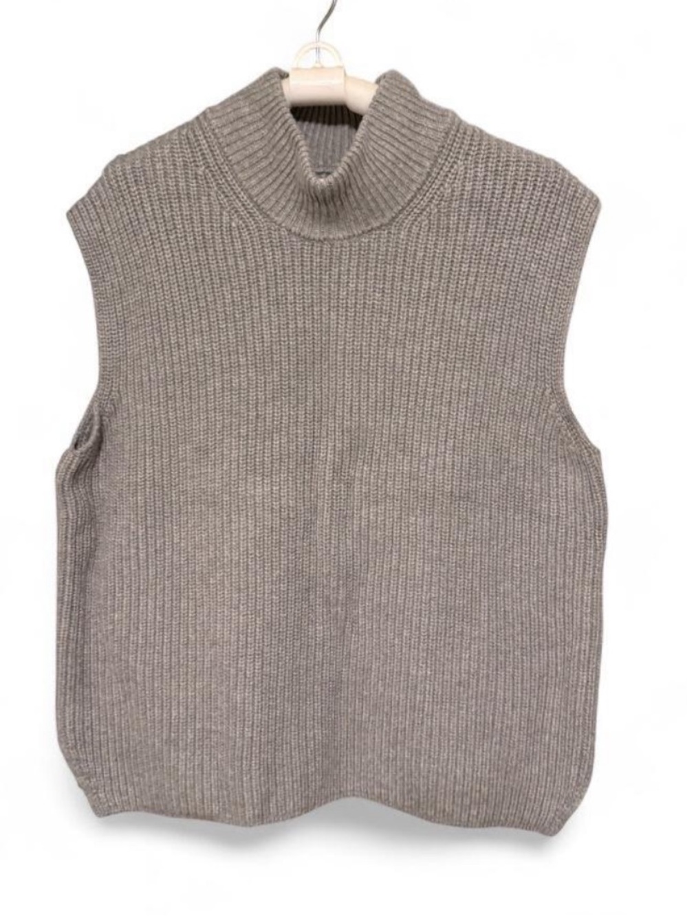 Abercrombie & Fitch Sleeveless Ribbed Turtleneck
